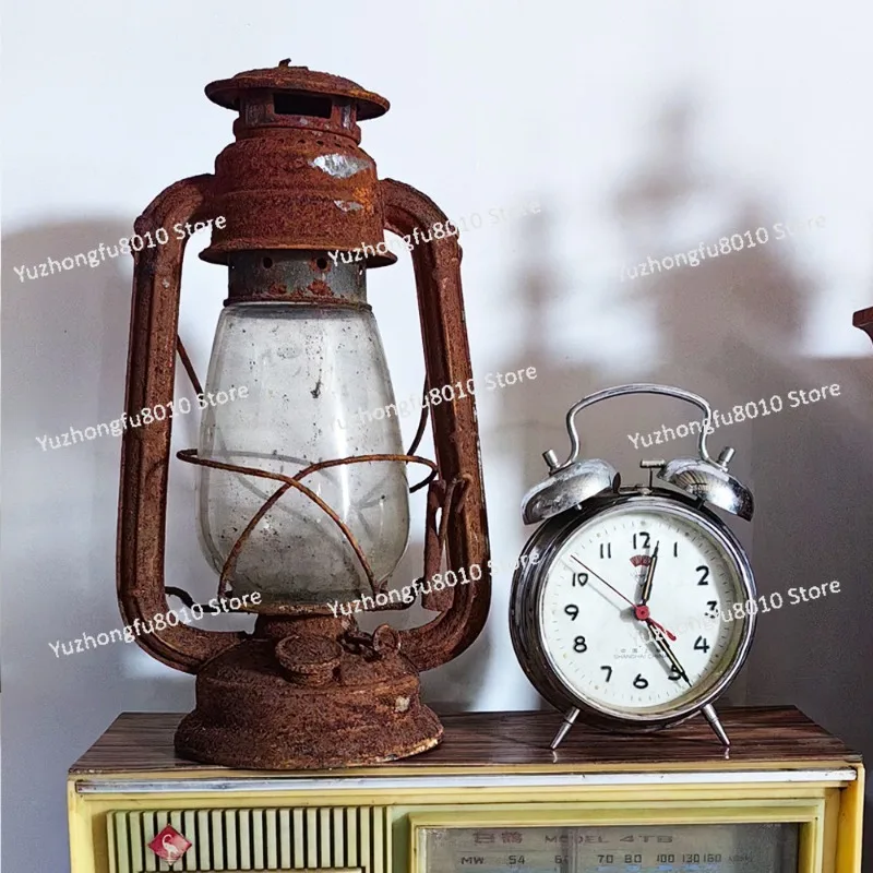 70s nostalgic old objects old-fashioned horse head clock radio alarm clock horse lamp retro folk decorative props ornament