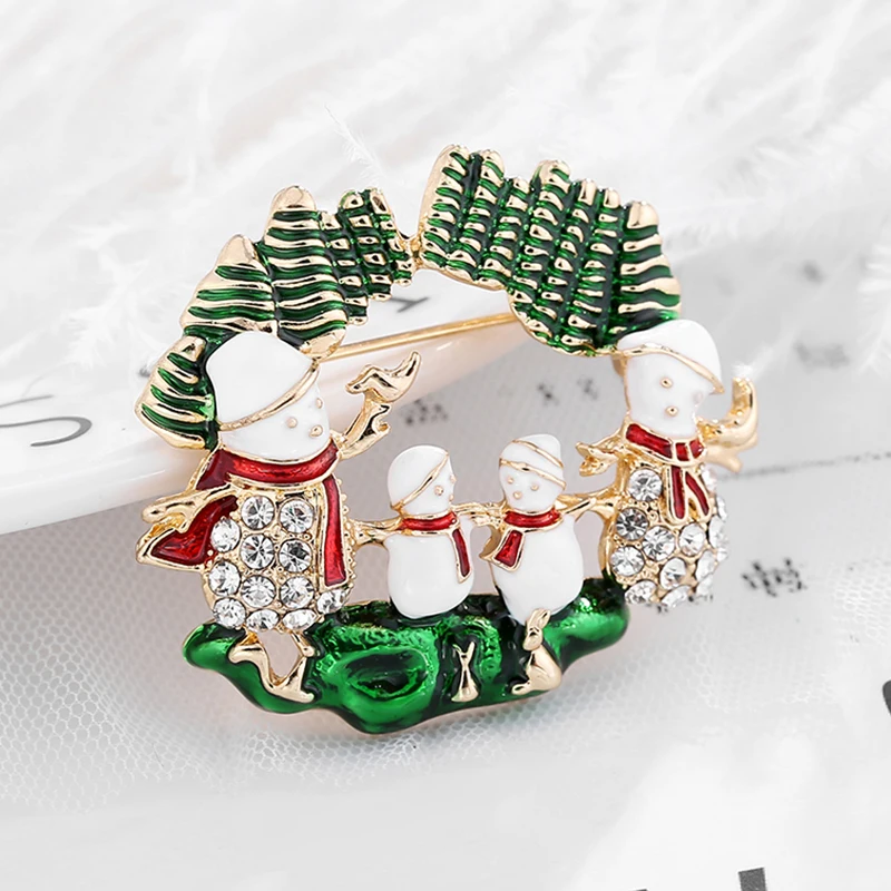 Broche de muñeco de nieve de Año Nuevo para Navidad, sombrero, bufanda antigua, alfileres de ramillete, broches exquisitos para mujeres y niños, regalo de joyería, triangulación de envíos