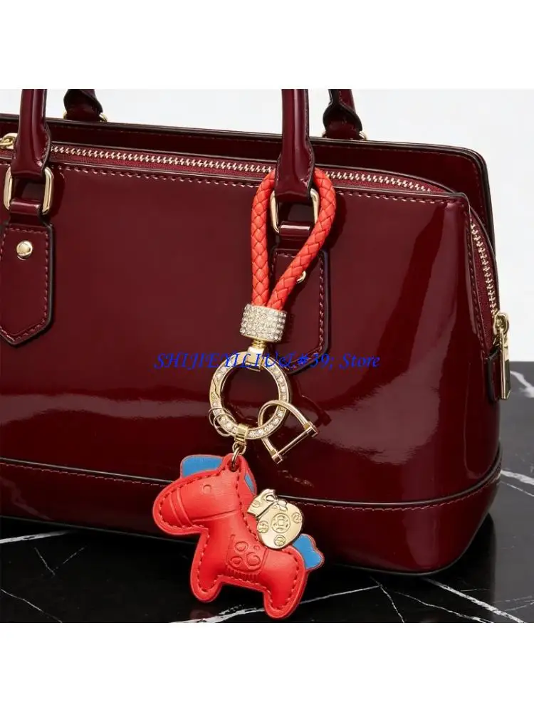 E21F Practical Leather Holder Depicting Horse for Bags and Keys