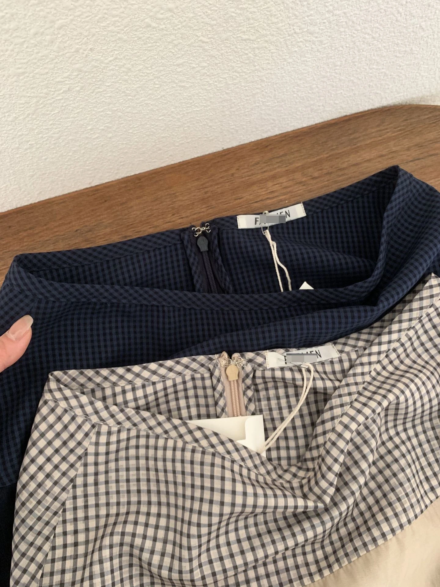 

Глянцевая атласная двухслойная дизайнерская юбка с высокой талией в клетку с боковым разрезом Ele Casual Sle Другой материал 00%