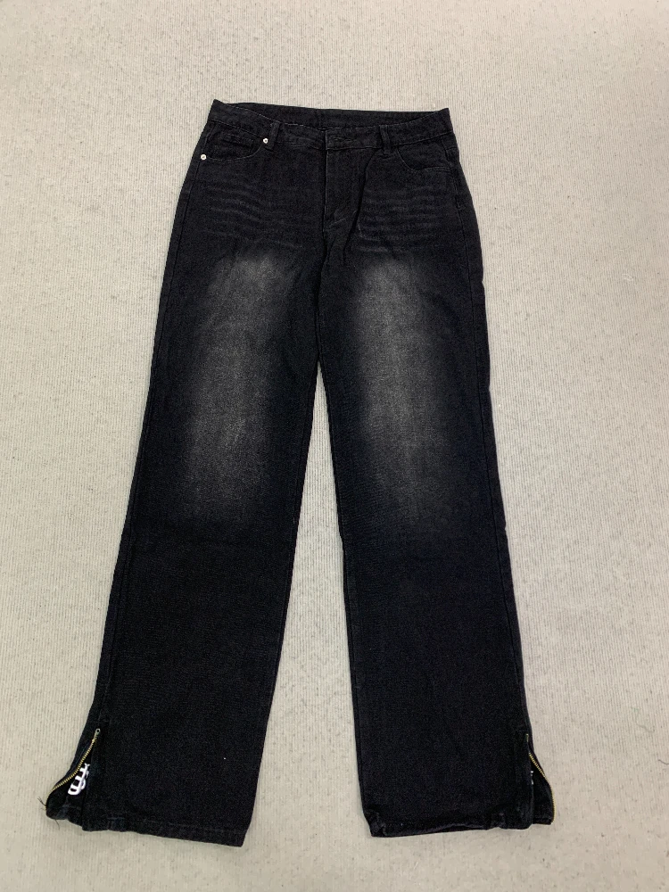 2026 New washing makes old personality high street trend American street retro embroidery pattern straight jeans unisex.