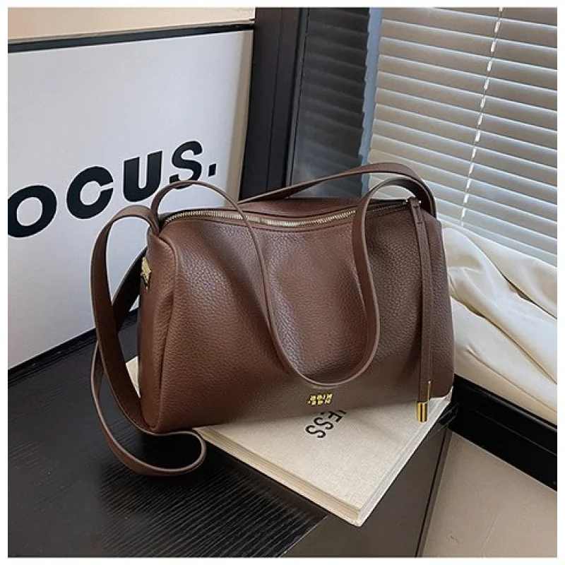 

Unique Simple Shopper Handbag In Vintage Style With Minimalist Finish Ideal For Everyday Commuter Use