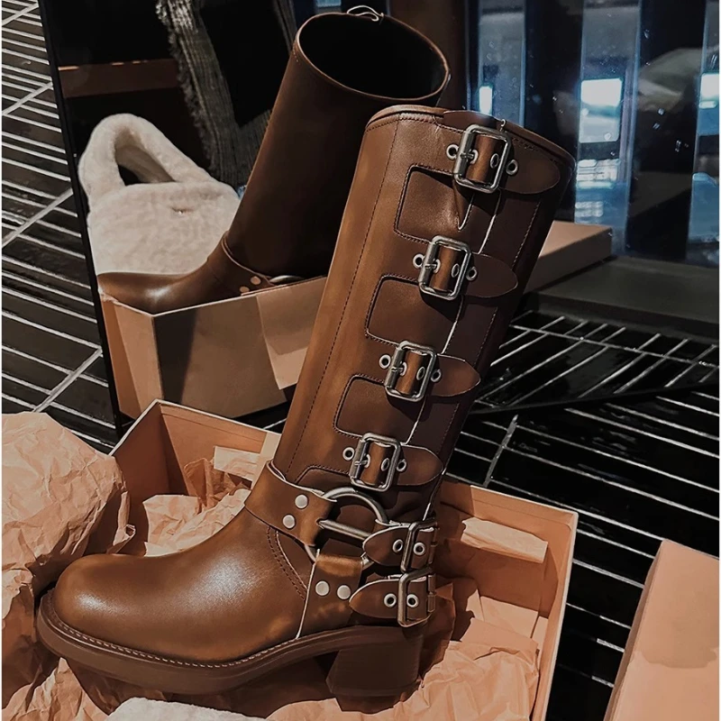 

Винтажные коричневые женские высокие ботинки на квадратном каблуке, ботильоны на платформе, осень-зима, женские мотоциклетные ботинки из искусственной кожи на молнии