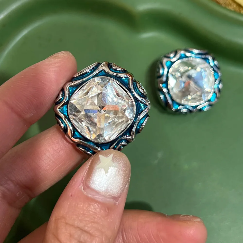 Medieval heavy industry vintage earrings old light luxury high-end stud earrings niche Monet garden earrings wholesale