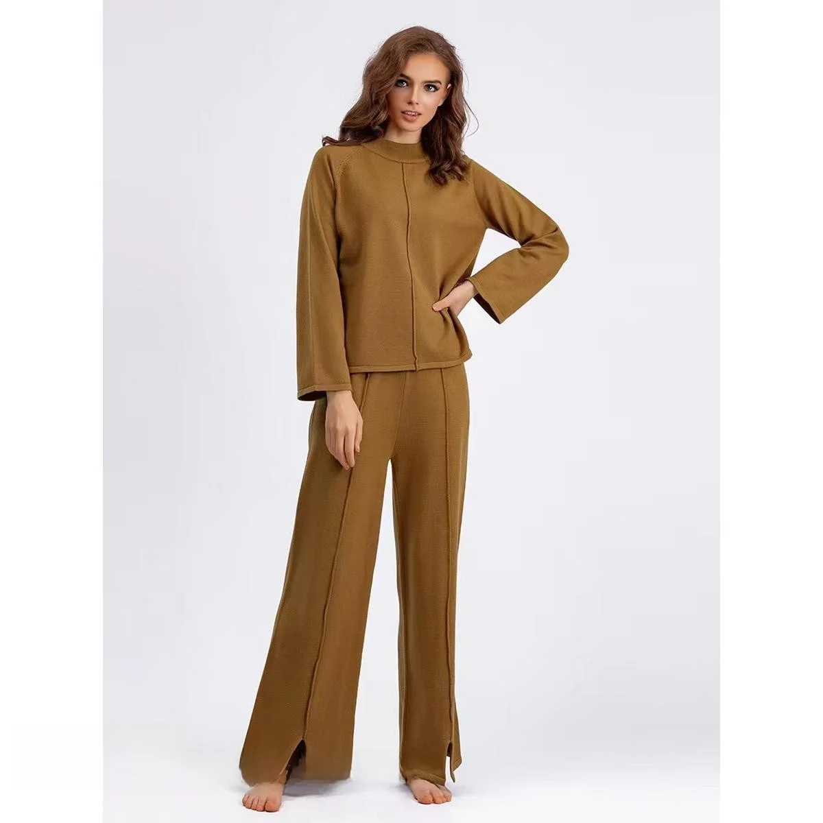 

Свободный вязаный свитер с разрезом, широкие брюки, легко носить, модный женский ансамбль, коллекция осень 2023.