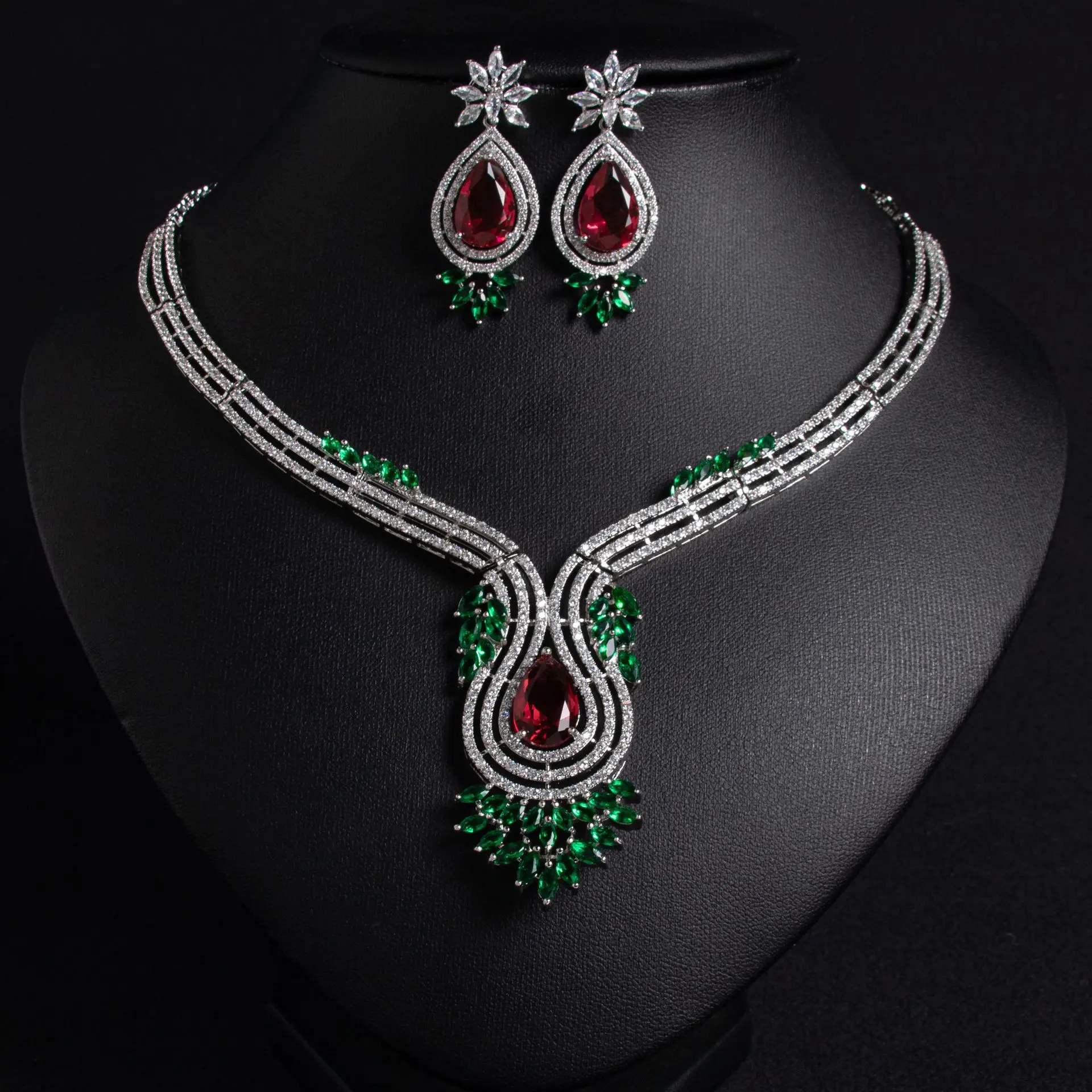 

European and American style light luxury sunflower water drop bride zircon necklace set women's exquisite high-end sense full of