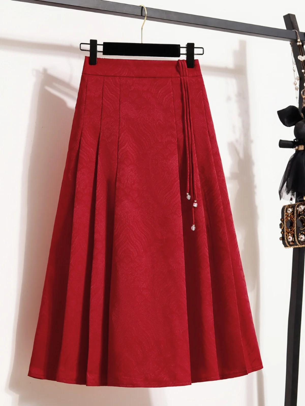 Plus Size Plus size Women 2024 Winter New Red High Waist Umbrella Skirt Pleated Long Skirt New Chinese Sle Slimming Pleated S...