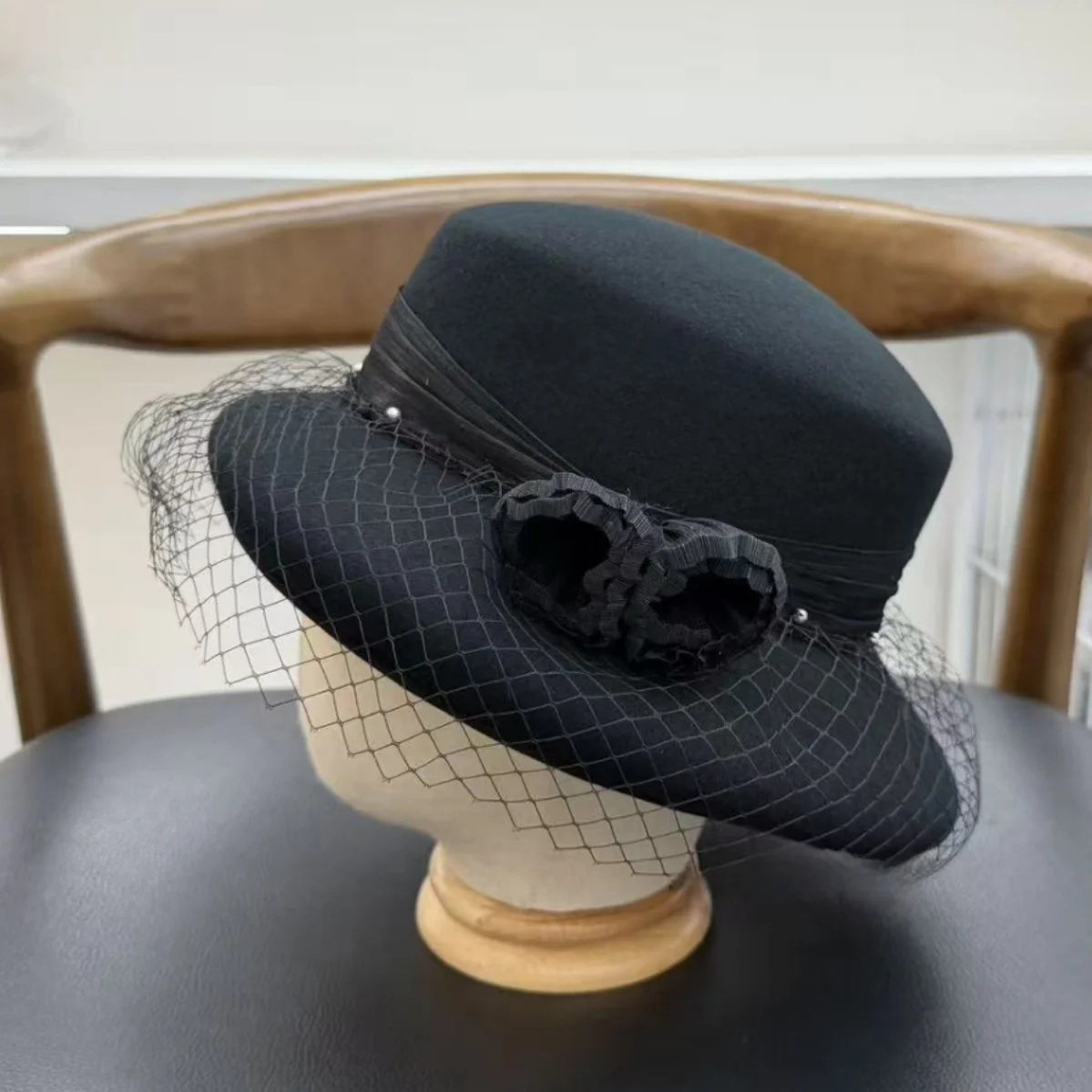 hebe-style-woolen-mesh-hat-women's-autumn-winter-floral-top-hat-elegant-british-fashion-felt-hat-adjustable-round-crown-wide