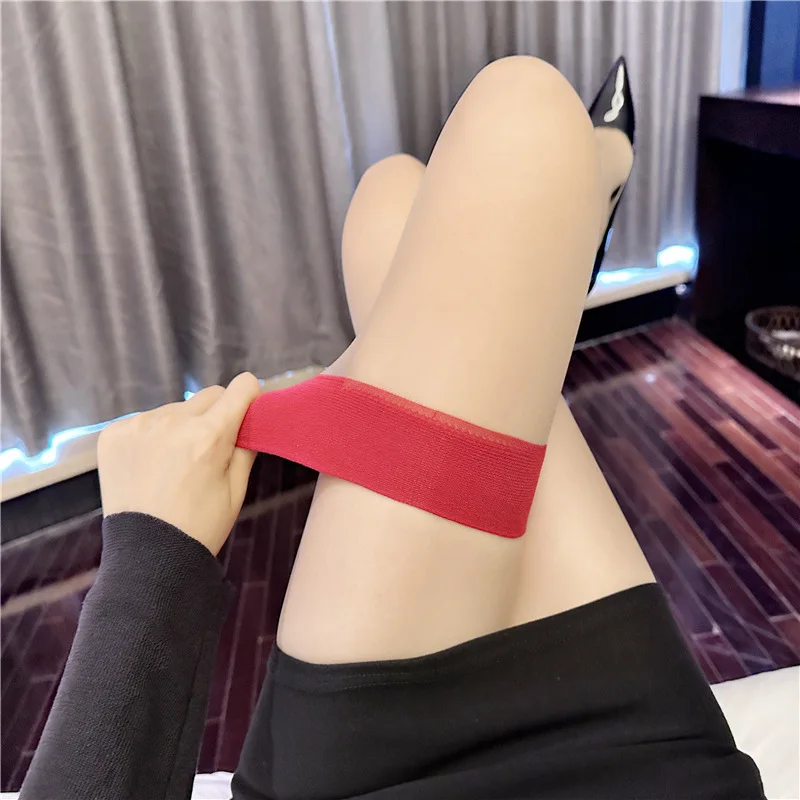 Non-Slip Black Silk Female Online Influencer Sexy Ultra Slim Thigh Stockings Red Knee High Socks