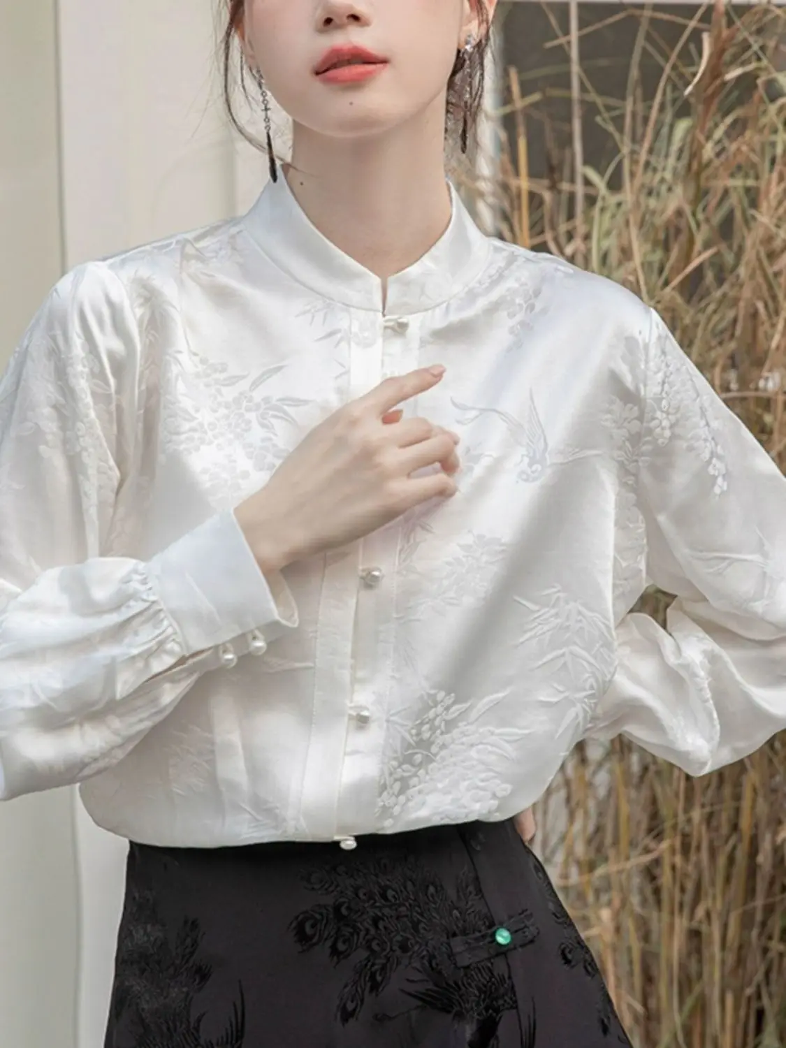 

Spring And Summer White New Chinese Style Blouse Women Stand Collar Elegant Chic Button Up Long Sleeve Design Sense Satin Shirt