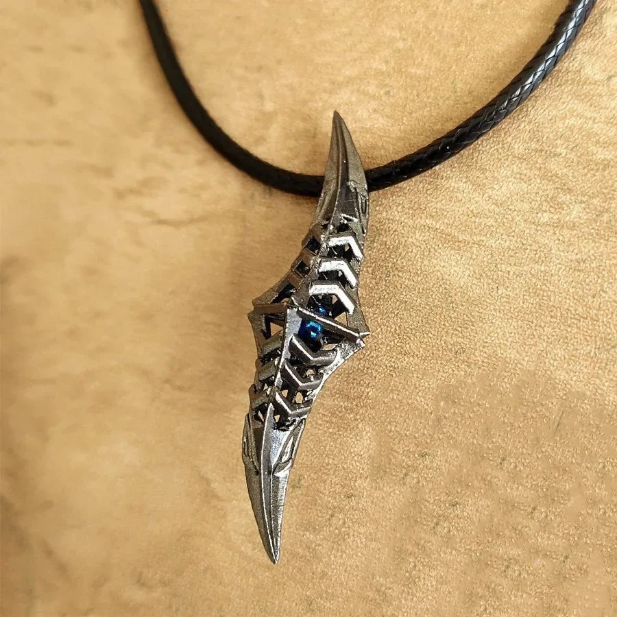 Hipster Pendant Necklace Male Prime Leadership Module Plastic Energy Gift Bumblebee