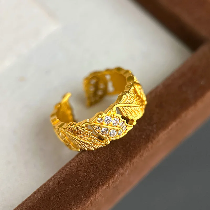 Light luxury medieval style Italian hand-brushed 24K real gold maple leaf ring 9999 design living ring