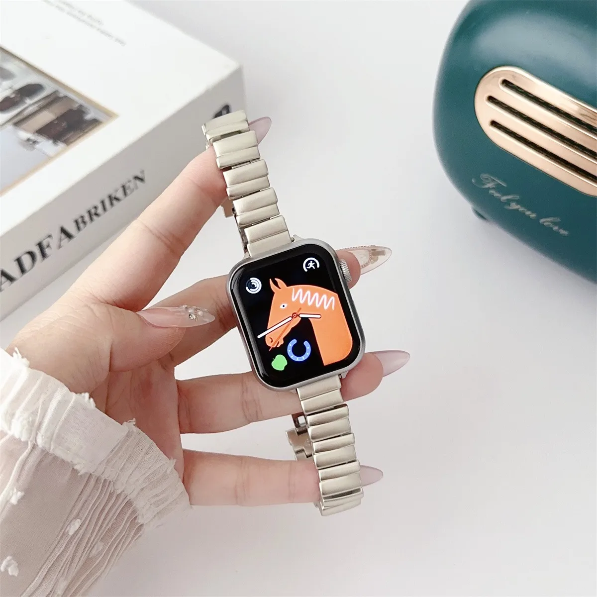 Cinturino per iWatch 42/44/45/46/49mm 38/40/41mm Cinturino per orologio in metallo alla moda per serie Watch Ultra2 Series 10/9/8/7/6/5/4/3/2/1_voghion.com