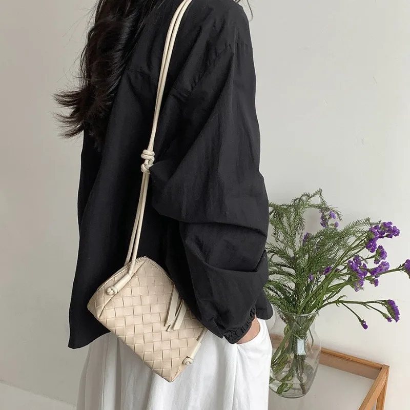 

Fresh and chic small women's bags - new soft-textured woven bag, women's crossbody bag with a slanted design, shell-shaped bag