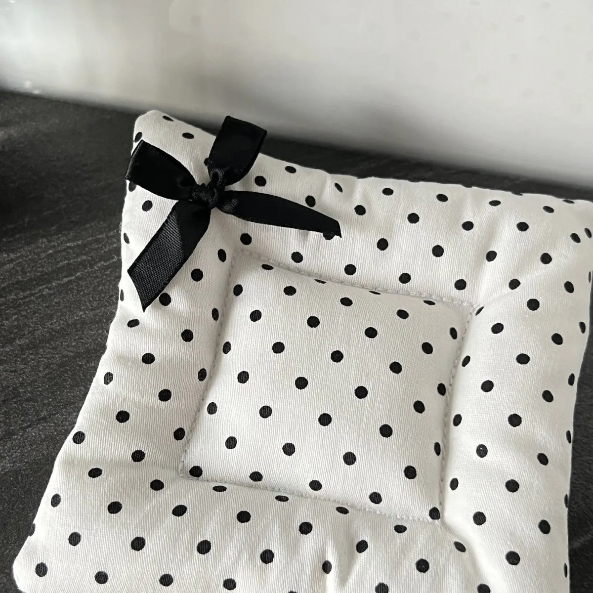 Original Korean-Style Bow DIY Coasters: Polka-Dot Photography Props for a Girly Look