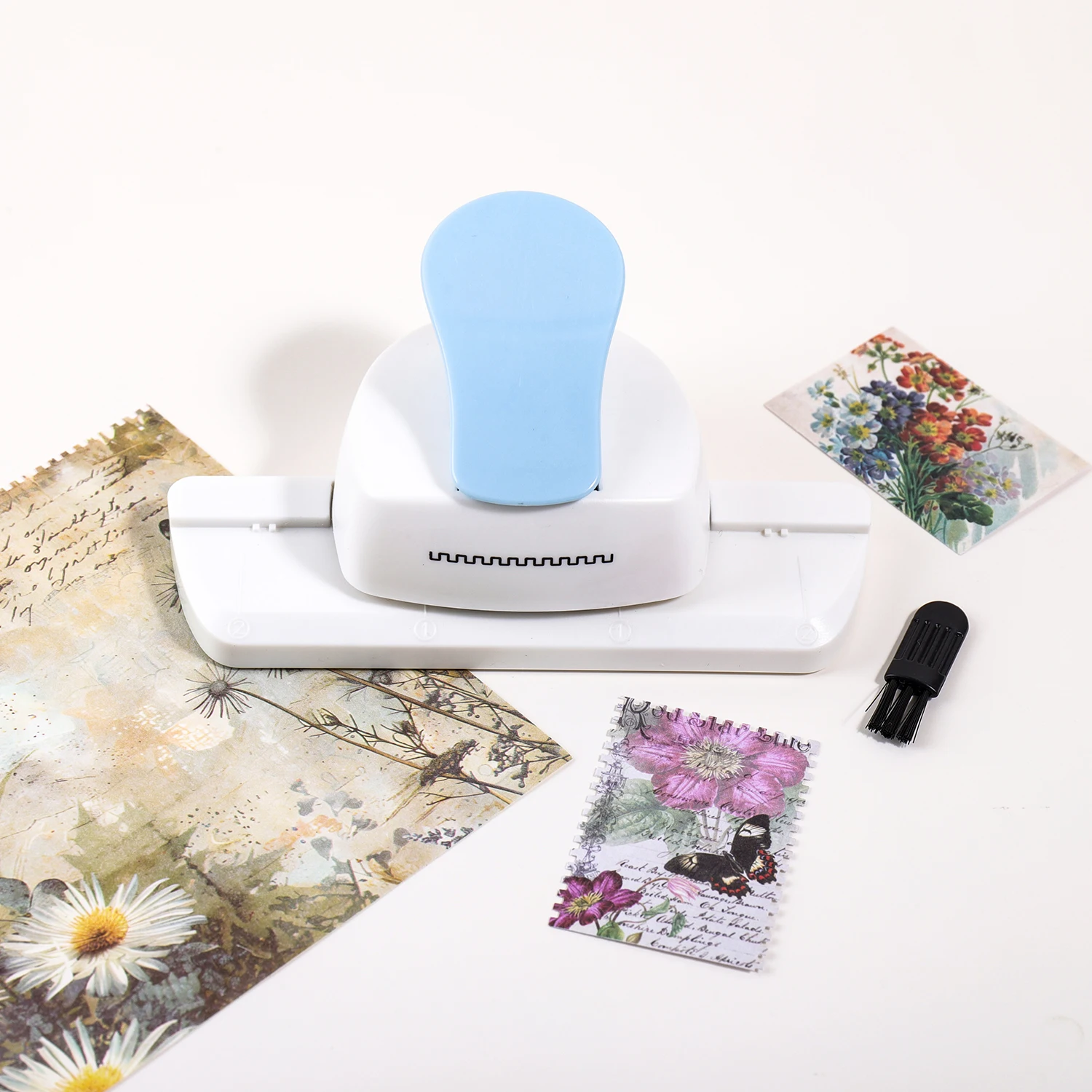 furador-de-papel-com-borda-serrilhada-ferramenta-de-embossagem-tipo-pressao-para-diy-scrapbooking-confeccao-de-cartoes-decoracao-e-material-escolar