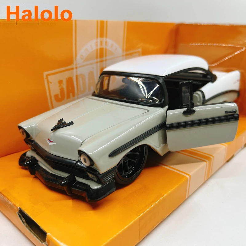 1:24 Chevrolet Modified Car High Simulation Diecast Car Metal Alloy Model Car Chevy Toys For Children Gift Collection