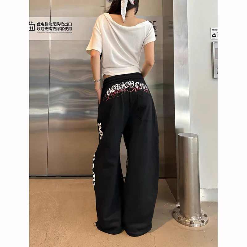 

ZHIZOU Women Black Goth Letter Print Sweatpants Baggy Pants Harajuku Dance Pants Aesthetic Style Y2k Vintage Oversize Trousers