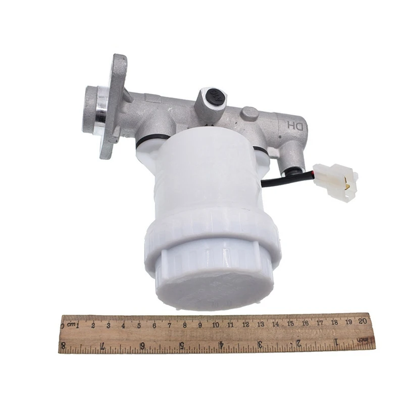 Brake Master Cylinder Assy For Mitsubishi Pajero 2 MK2 Montero Nativa Triton III Parts K74T 4D56 4G64 6G72 MB618717 MB699830