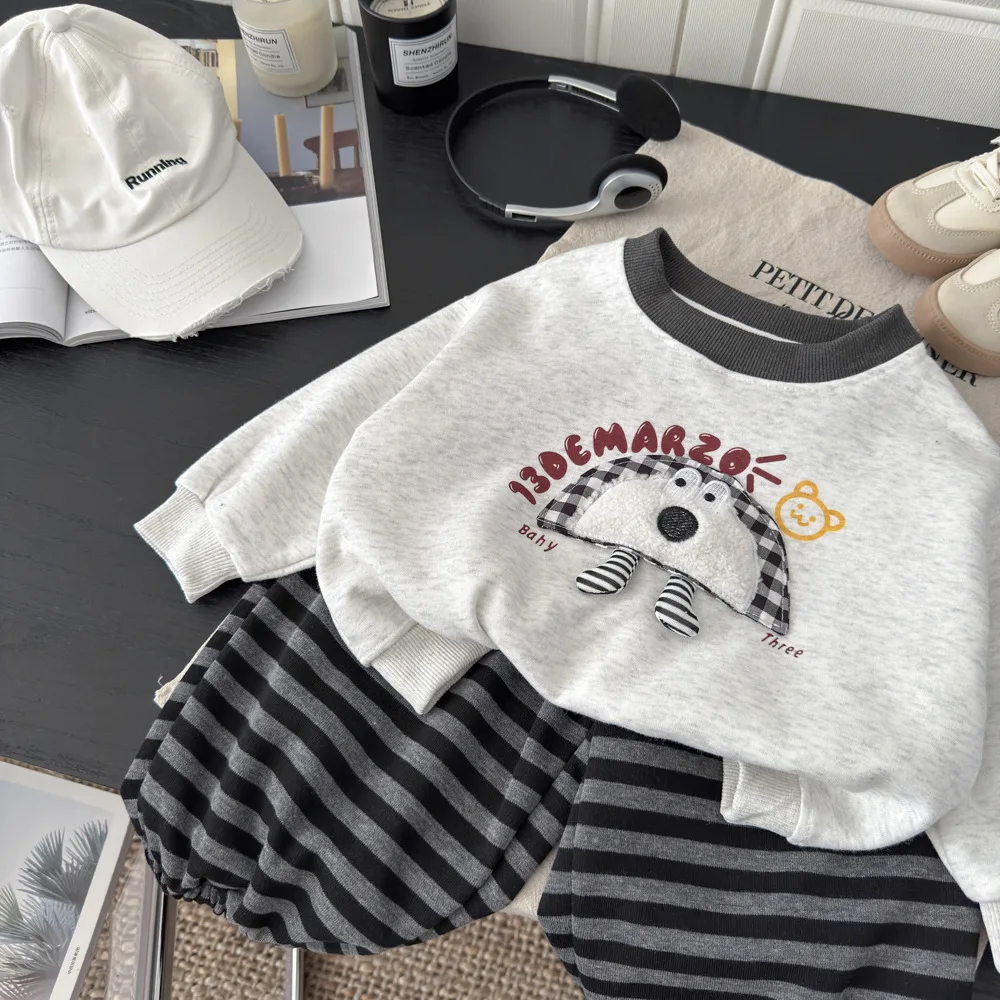 2026 Neue Herbst-Kinderkleidung für Jungen und Mädchen, süße 3D-Tier-Patch-Sweatshirts + gestreifte Hosen, 2-teiliger Kinder-Trainingsanzug – Detail 6