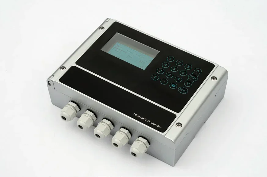 Wall-mounted ultrasonic flowmeter for water conservancy