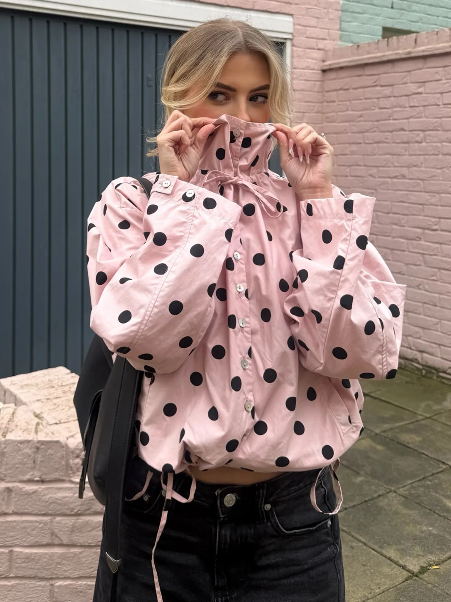 Jaqueta Feminina Nova de Manga Longa com Poás, Moda Casual com Gola Alta e Bolso Decorativo