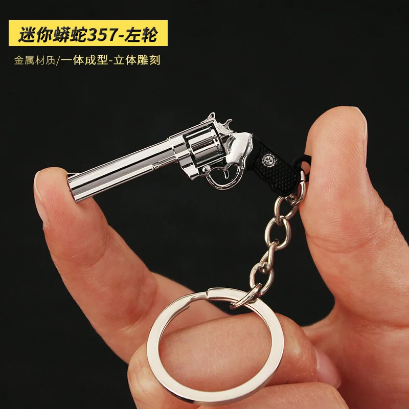 5cm/1.96inch Peaceful Chicken Dinner Game Peripherals Mini Pendant Python 357 Left Wheel HP Guns Toy Alloy Keychain Model Boys