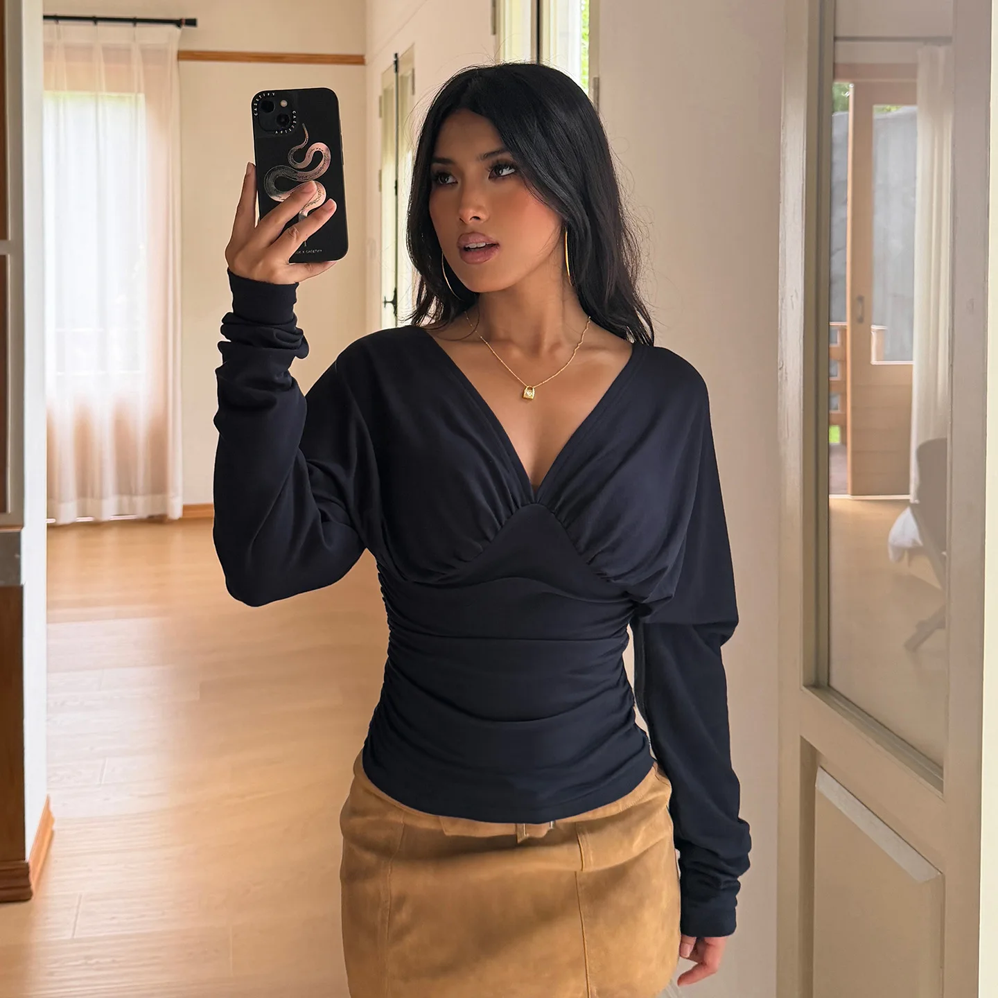 French Elegant Slim Fit V-neck Loose Bat Sleeves Solid Color Soft Fabric Women's Casual Daily Date Long Sleeved Basic Top New