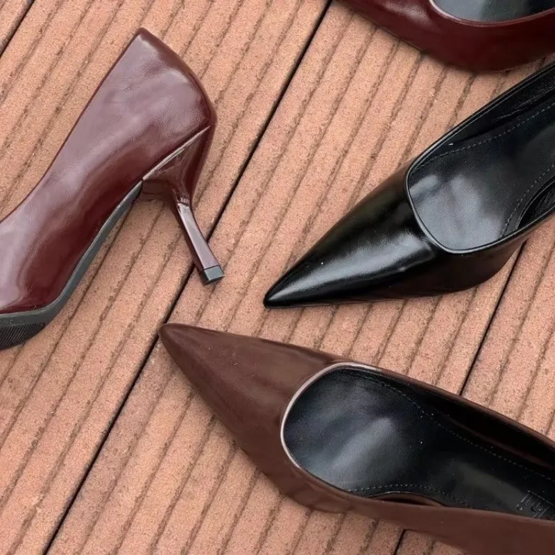 Vrouwen Sexy Hoge Hakken Puntige Partij Schoenen Ondiepe Mond Een Kick Stiletto Vrouwen Hakken Mode Bruiloft Schoenen 2024 Nieuwe Stijlen