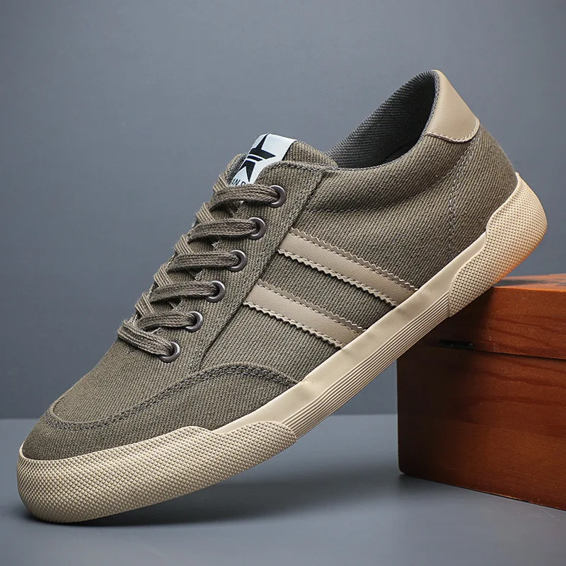 2026Fashion Red Men\'s Canvas Sneakers Original Low Cut Skateboarding Shoes Men Comfortable Non-slip Vulcanized Shoes For Men