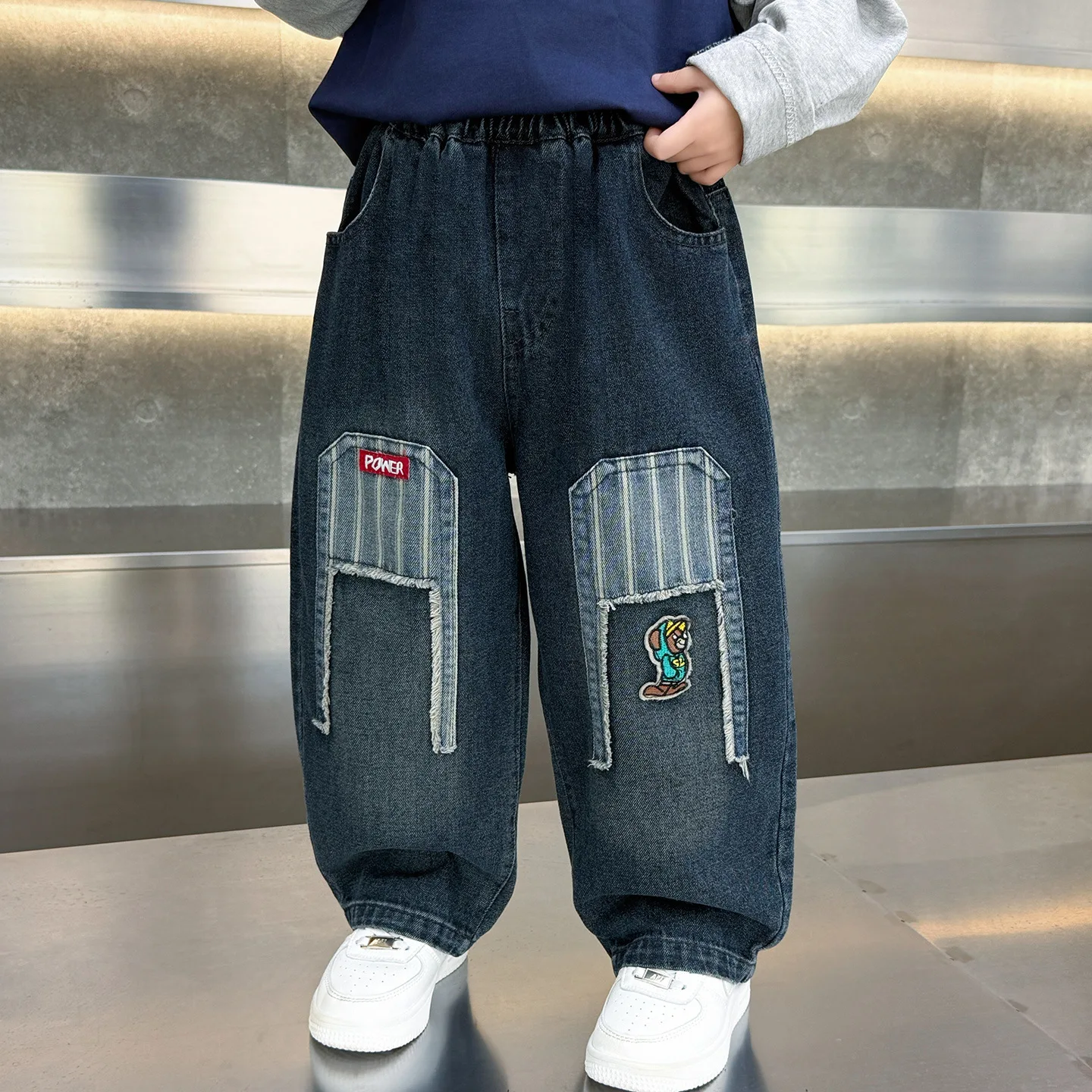 Children Fashion Baggy Straight Leg Jeans for Boy Casual Blue Denim Pants School Kids Casual Trousers with Stripe Patch Design