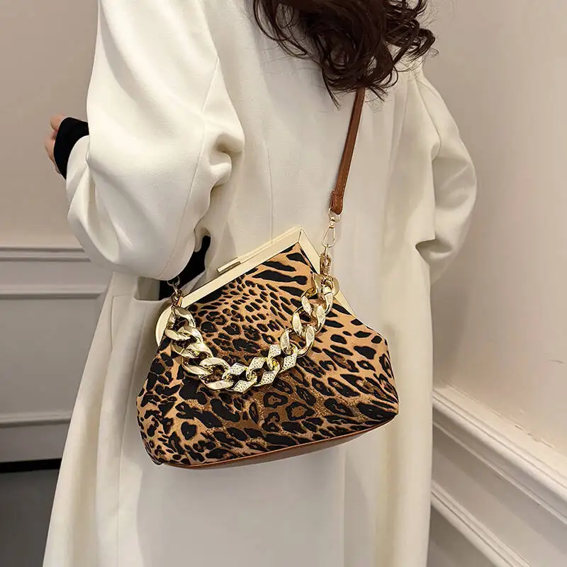 Senior Leopard Print Sling Bag Stylish PU Crossbody Bag Thick Chain Women Shoulder Bag Niche Fashion Chain Crossbody Dinner Bag