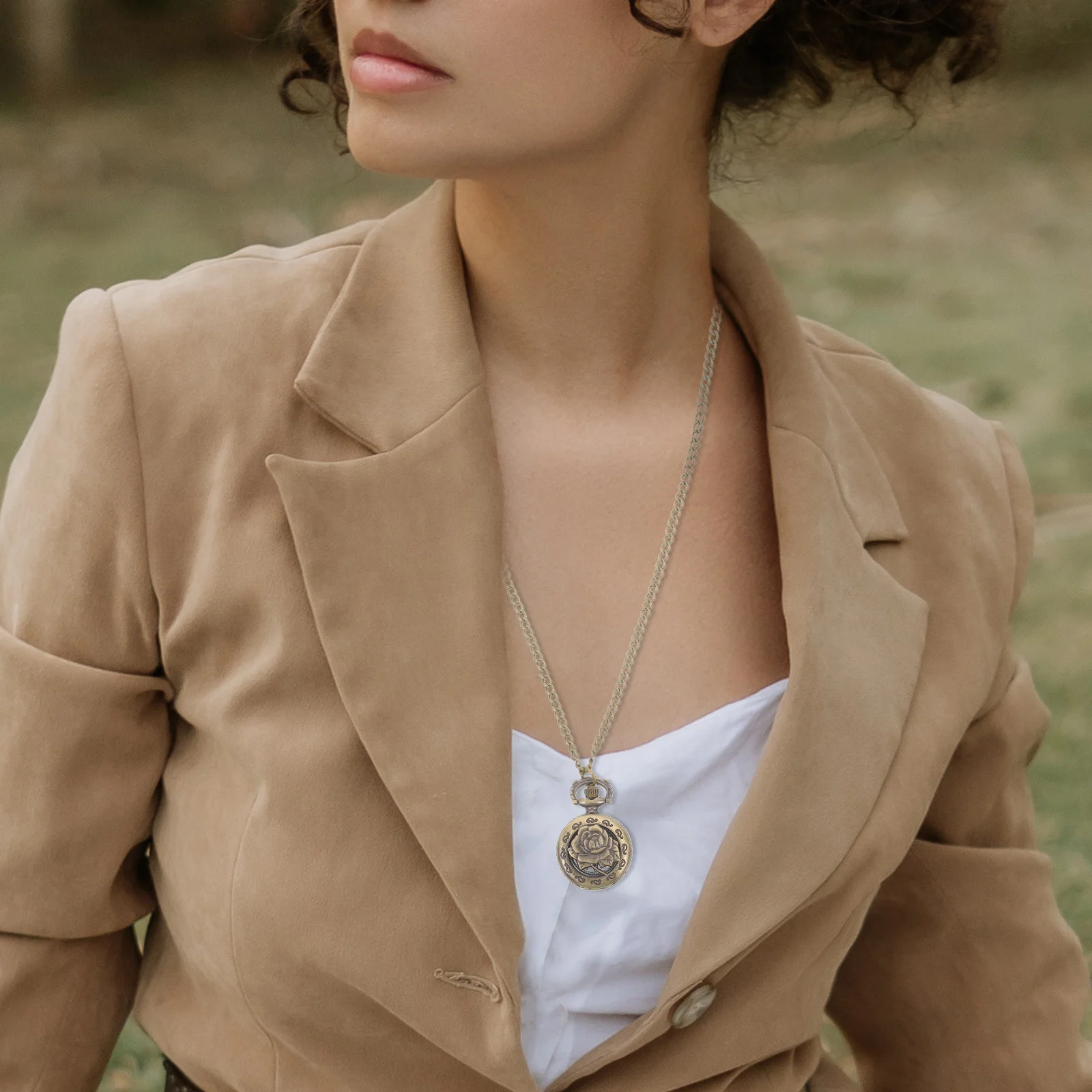 Vintage Bronze Quartz Pocket Watch Necklace Pendant Hollow Flower Stylish Retro Gift for Men Women Daily Party Fashion Necklace