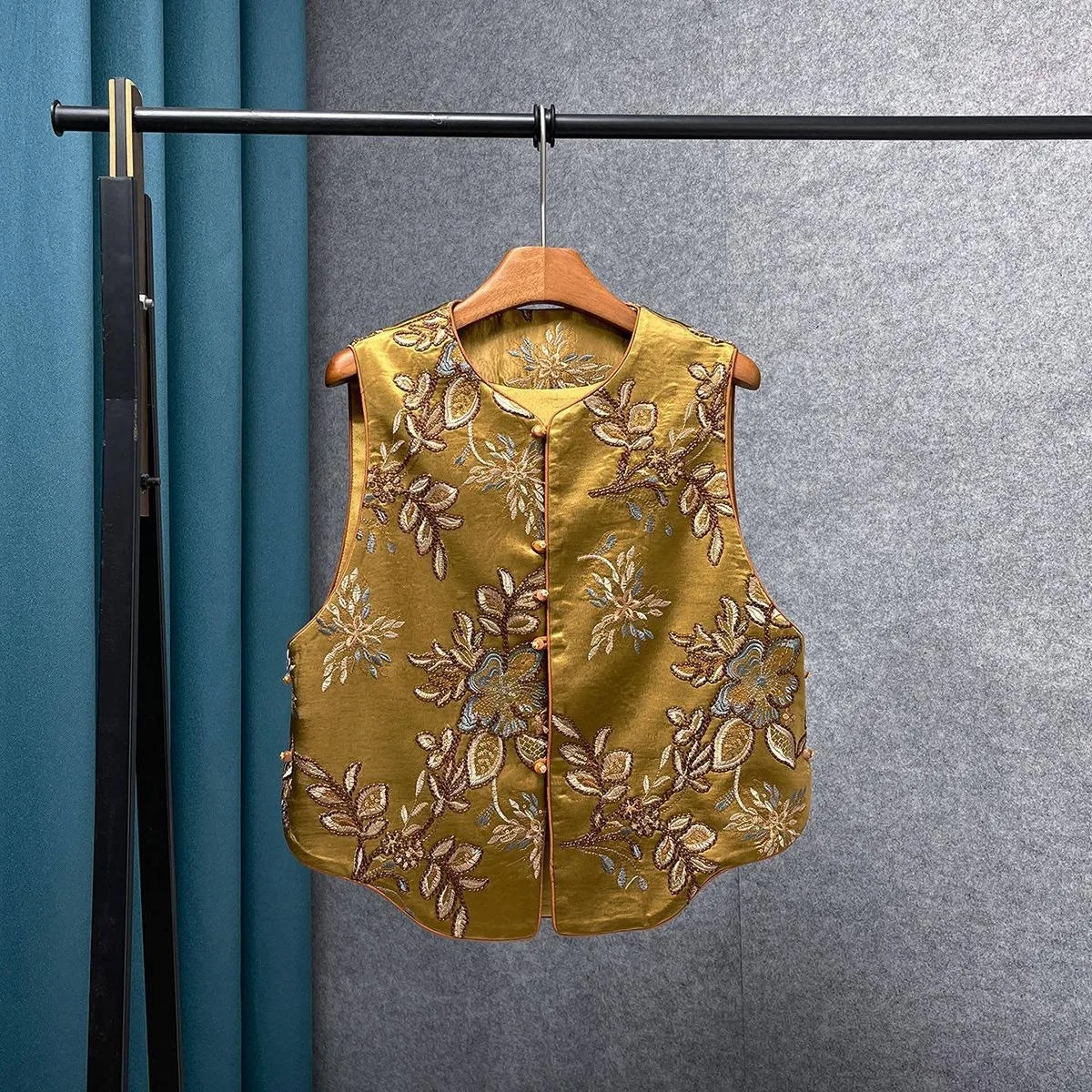 New Chinese Style Women's Vest Jacket Round Neck Buckle Flower Print Ethnic Hanfu Top Vests Spring Summer New Sleeveless Coat