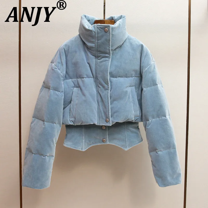 

ANJY 2025, новая зимняя женская элитная модная элегантная простая короткая куртка-пуховик с высоким воротом, повседневная шикарная универсальная утягивающая куртка A16247