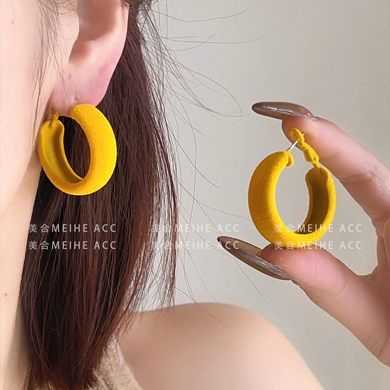 GANPUP Niedliche Bunte Runde Creolen für Damen, Modischer Neuer Piercing-Schmuck, Accessoire, Geschenk für Party und Urlaub. – Detail 2