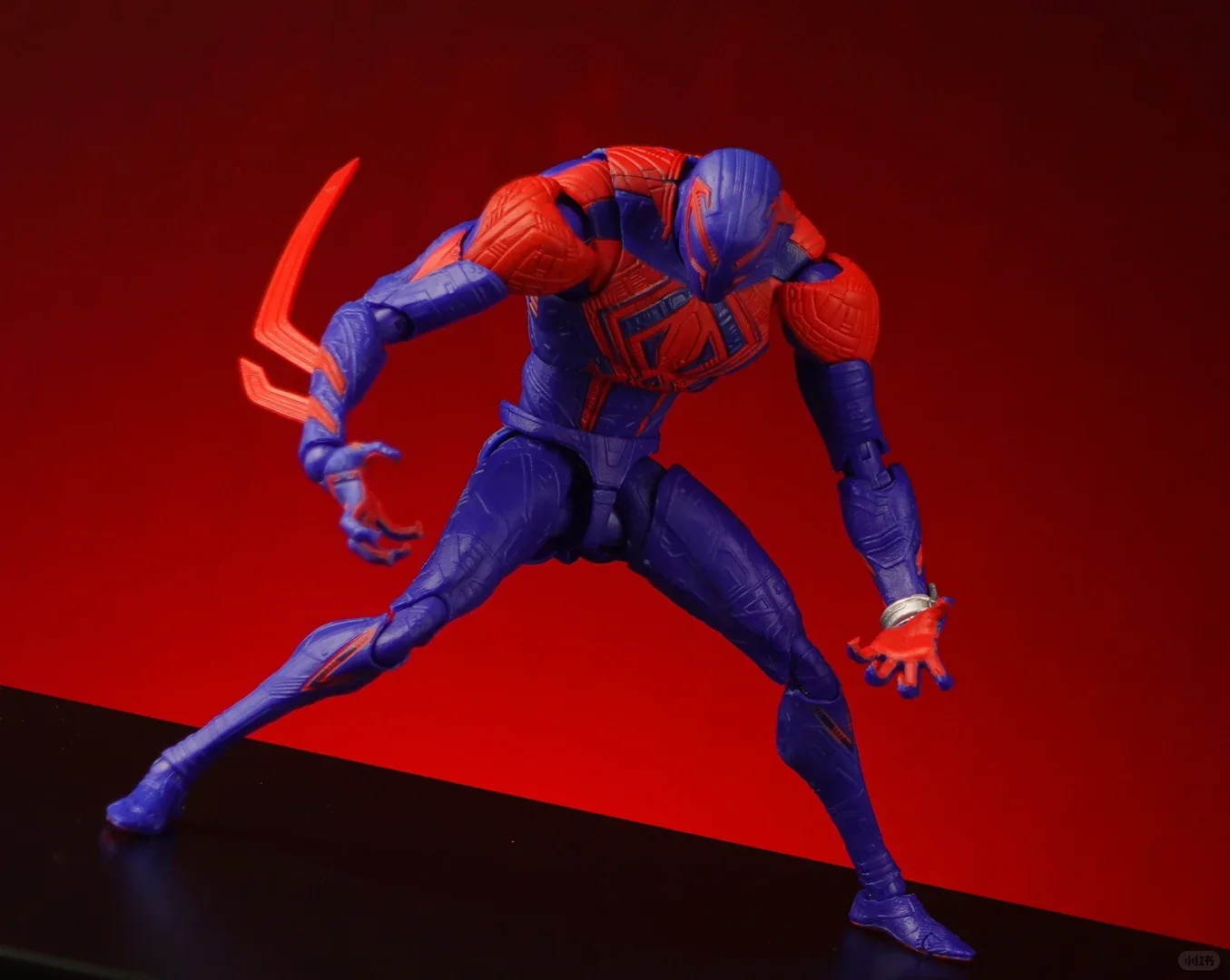 Bureau Decora Figurines cadeau Spiderman 2099 Figure d'anime Spiderman à travers le Spider-Verse partie un modèle de Figurine d'action Shf