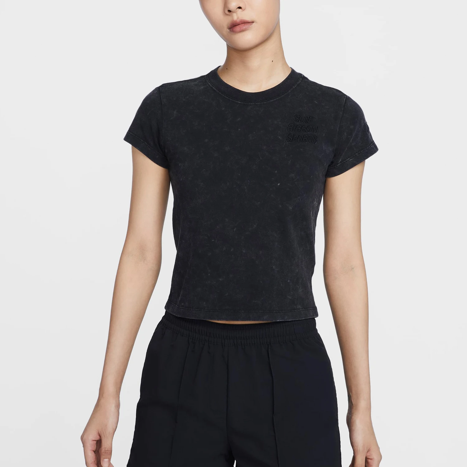 

Официальная женская футболка Nike 2024, простая тонкая футболка с короткими рукавами и вышивкой HQ6038-010