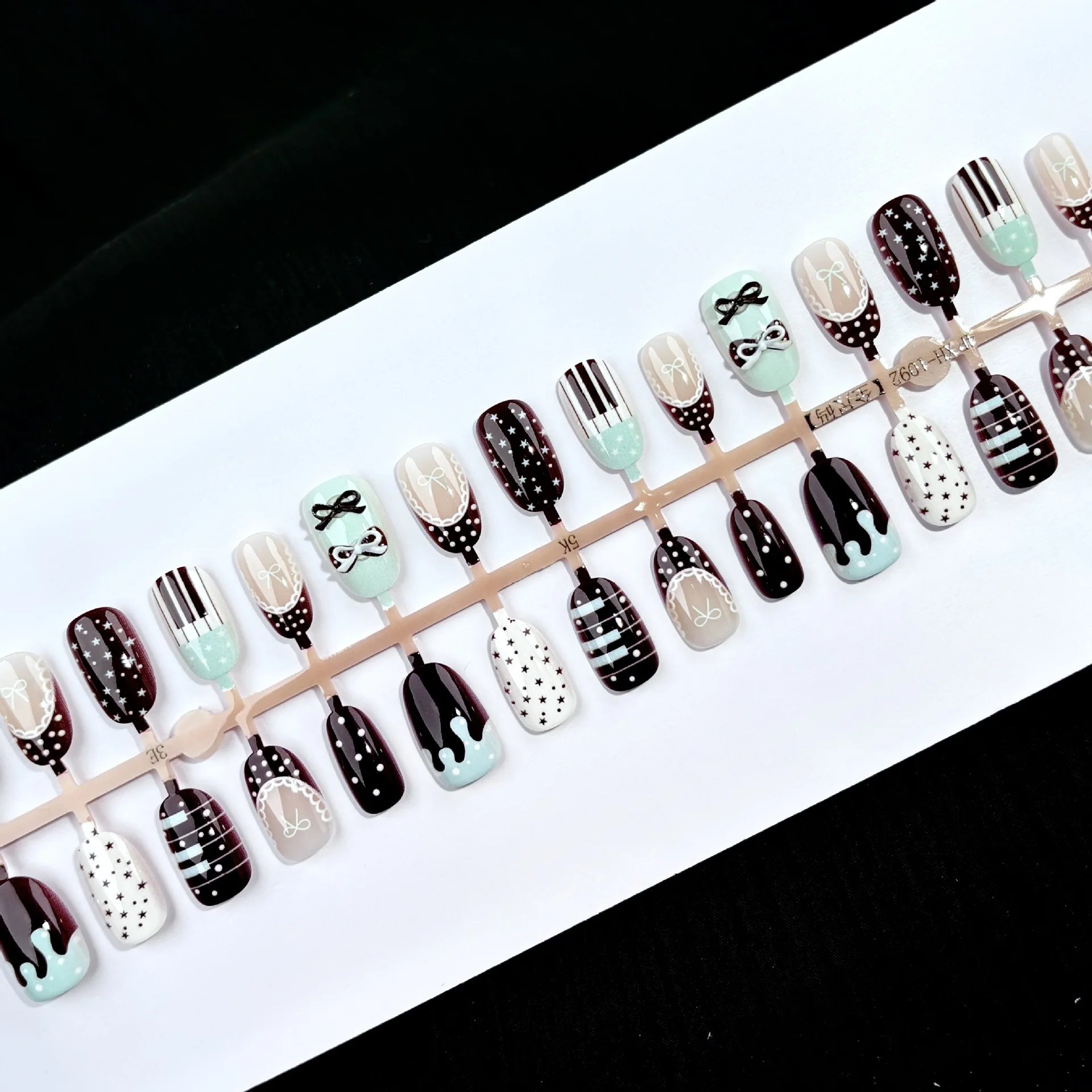30pcs 3D Bow Star Press On Nails Polka‑dot Striped Wine Red Mint Green Reusable False Nail Short Square Fake Nail for Women