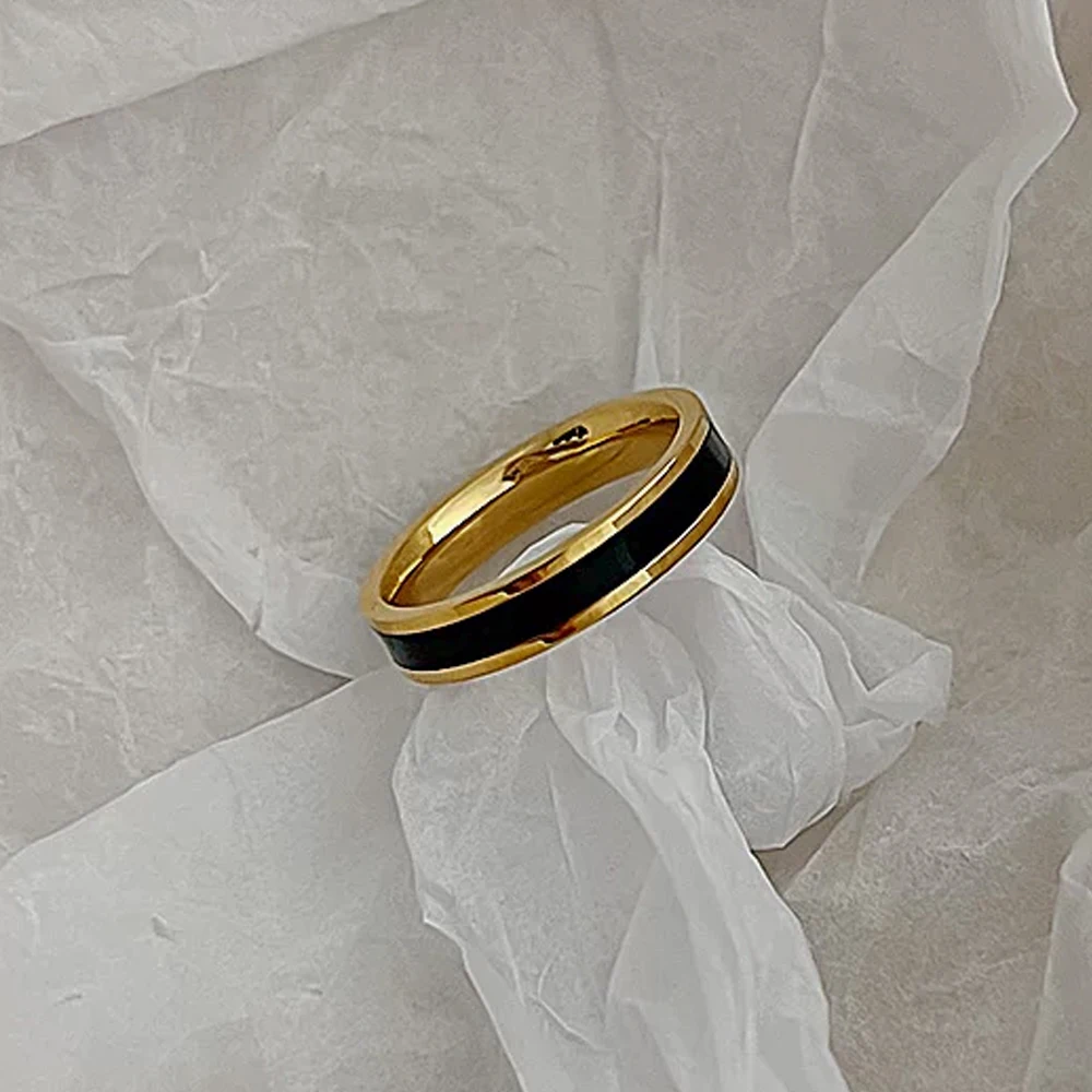 Women's Simple Black & White Imitation Shell Couple's Ring