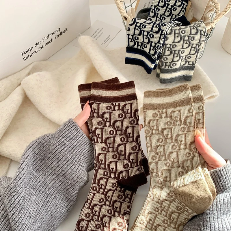 1 Pair Trendy Winter Wool Socks Ladies Monogram Pattern Solid Color Thickened Middle Tube Socks Breathable Winter Sock Wholesale