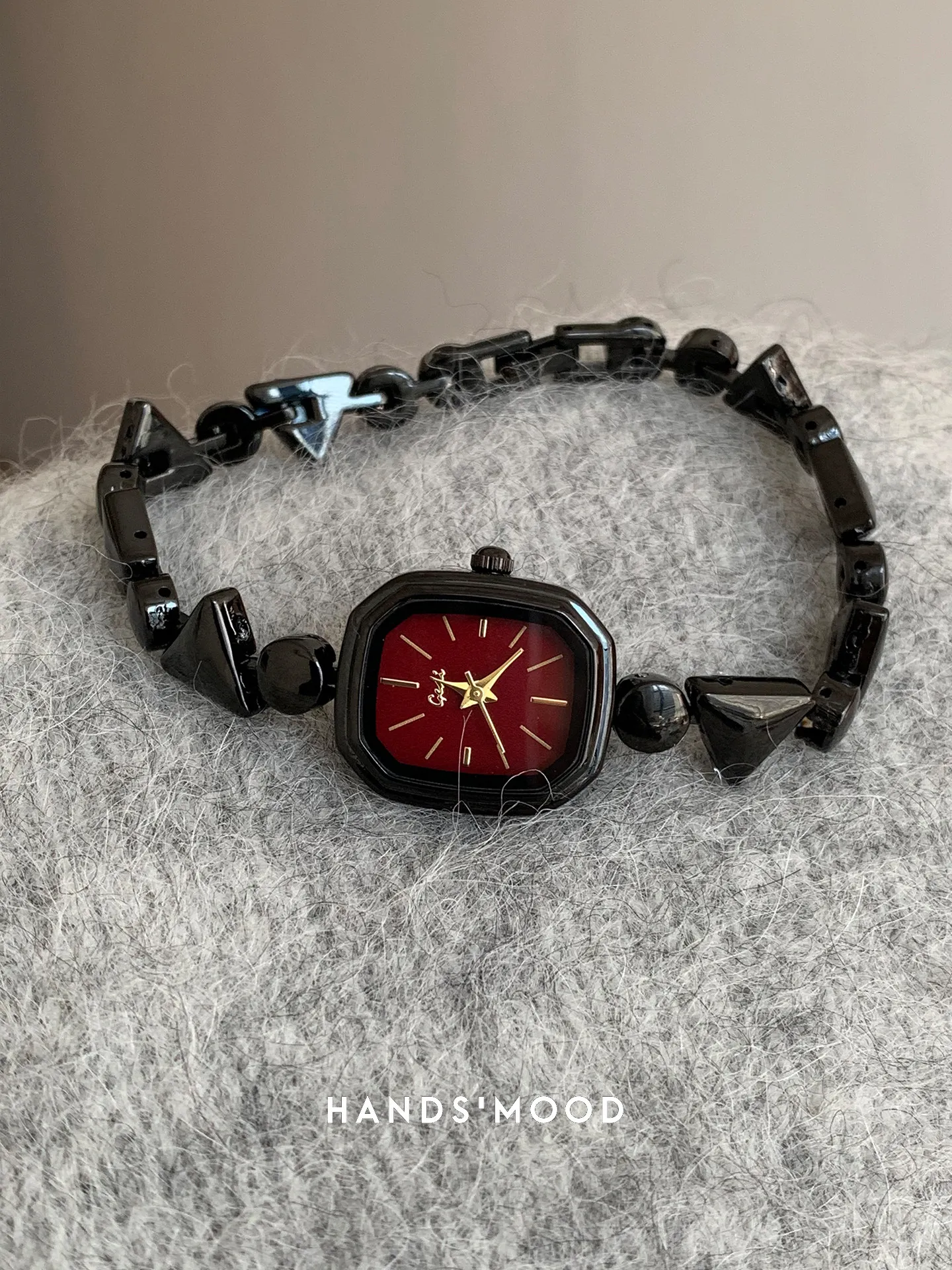 New Gothic Black And Red High-End Trendy Personalized Square Dial Fashion Women'S Watch, High-End Luxury Ladies' Wristwatch