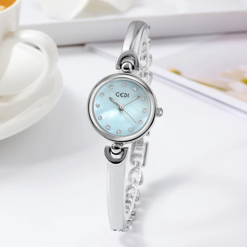 

Simple design Small and refined fashion Round dial Bracelet watch Fashion Korean version Versatile quartz women's watch