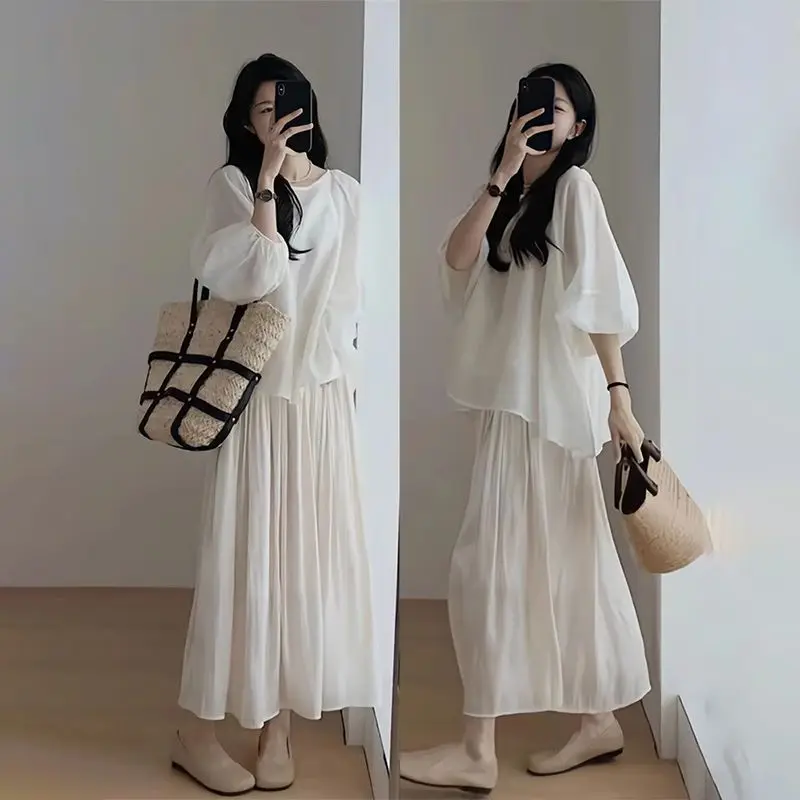 Fashion Women's Set, Spring and Summer Women's Short Sleeved Top White Half Body Skirt Age Reducing Two-piece Set