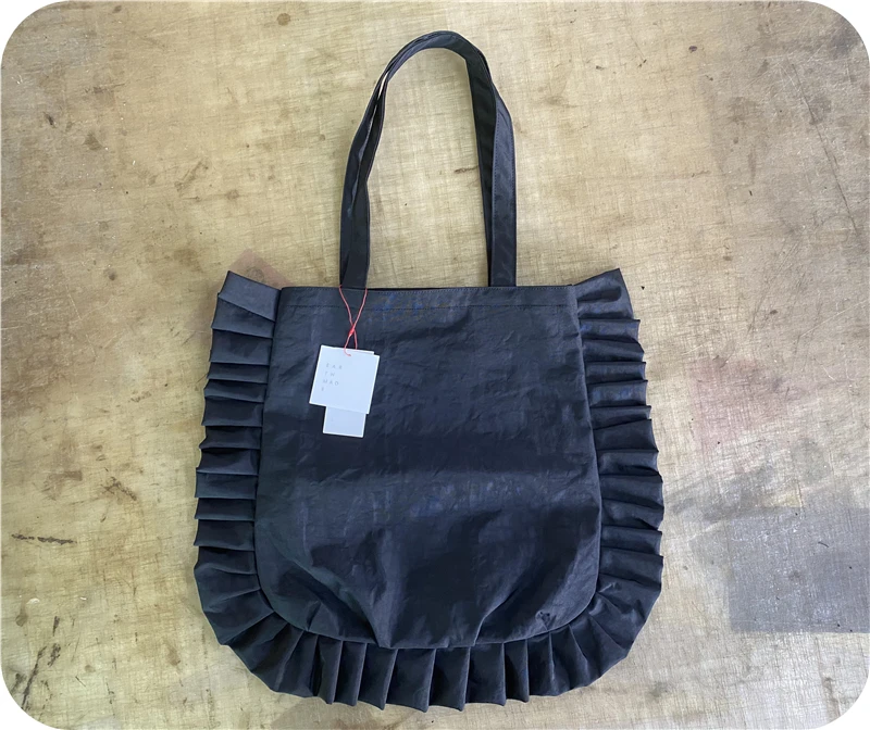 

Earthmade Trendy Magazine Direc Waterproof Nylon Ruffle Hem Women's Single oulder Handbag Foldable Soft Tote Bag