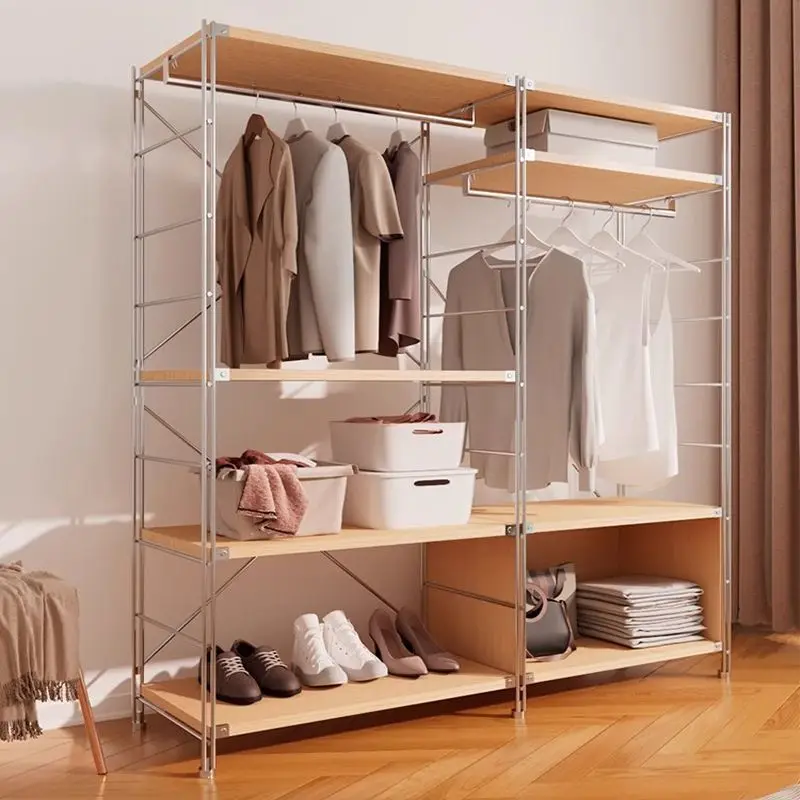 Appendiabiti da armadio aperto