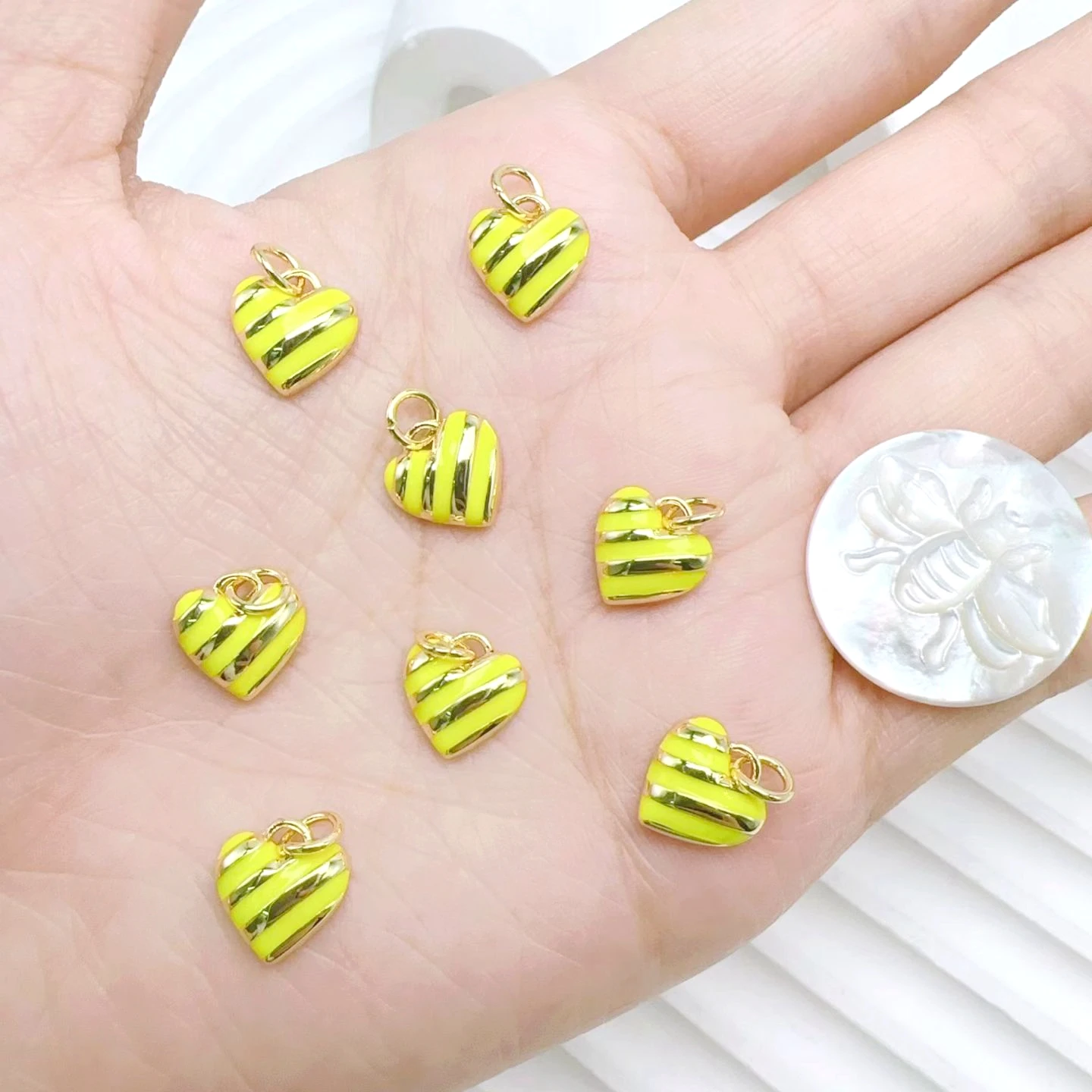 5pcs /Colorful Drop Oil Heart Shaped Glamor Pendant for Making Women's Jewelry Pendant Fashion Earring Necklace Accessories