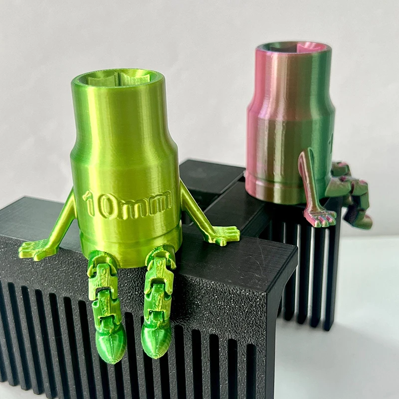 10mm Socket With Articulated Legs Display Fidget Toy, Novelty Desk Decor Gift For Mechanics And DIY Enthusiasts