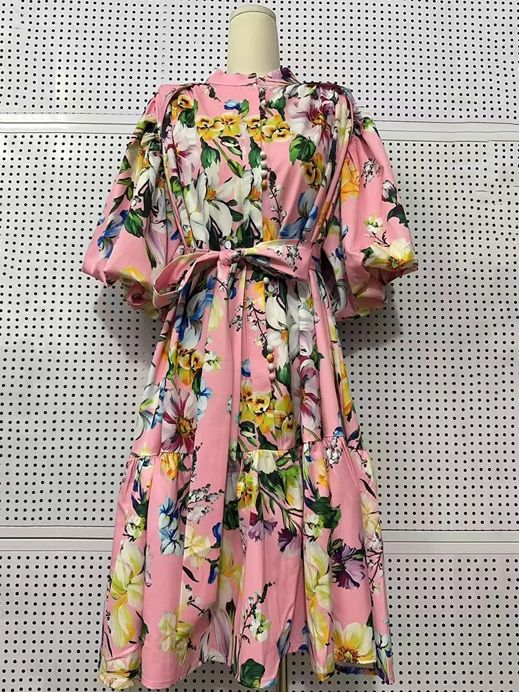 

The 2025 summer women's retro geometric printed tie single-breasted dress is fashionable and loose with pleated puffy skirt