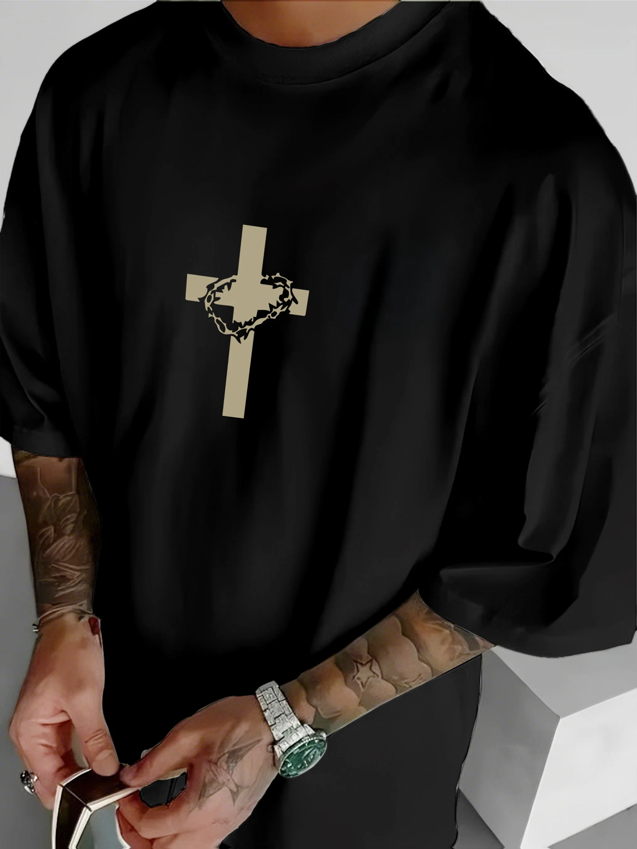Men Oversized Short Sleeve T‑Shirt Round Neck Vintage Cross Thorn Wreath Chest Print Black Street Tops